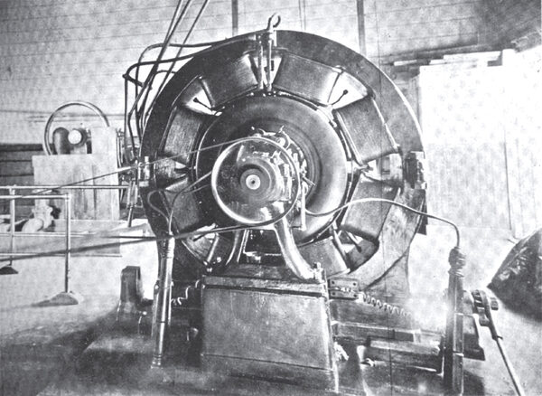 THE FAMOUS PIONEER THREE PHASE SYNCHRONOUS MOTOR RUNS THE PLANT OF THE UNION ICE COMPANY AT REDLANDS.