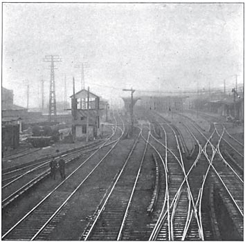FIG. 8. � VIEW NEAR JAMAICA STATION, SHOWING THE THIRD RAIL AT AN INTERLOCKING JOINT