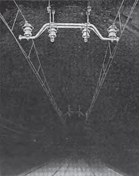 FIG. 10�OVERHEAD CONSTRUCTION IN TUNNEL