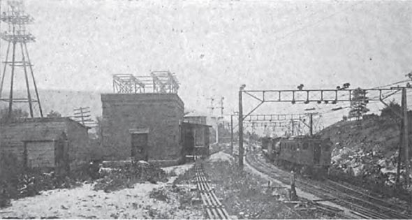 FIG. 7�VIEW OF SWITCH HOUSE AND OVERHEAD CONSTRUCTION AT WEST PORTAL