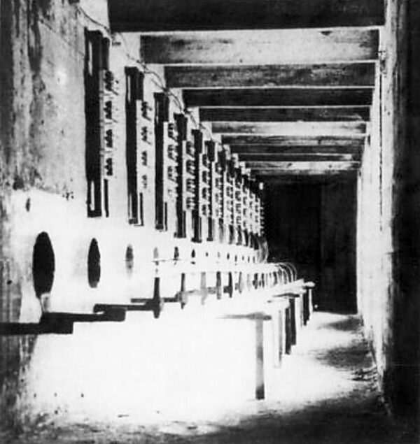 FIG. 3 LIGHTNING ARRESTER ROOM.