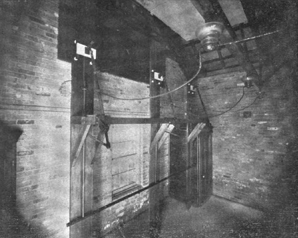 BREAK SWITCH FOR 40,000 VOLTS ON THE PROVO-MERCUR TRANSMISSION.