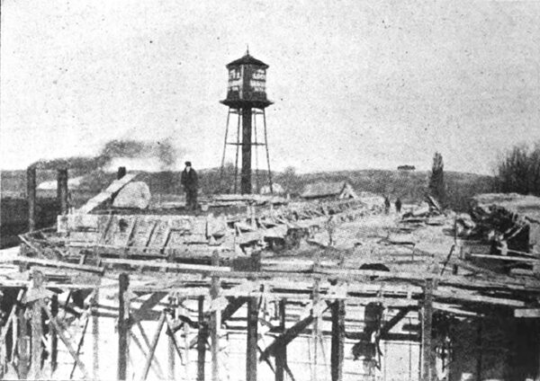 REINFORCED CONCRETE CONSTRUCTION, SHOWING FALSEWORK FOR MONITORS.