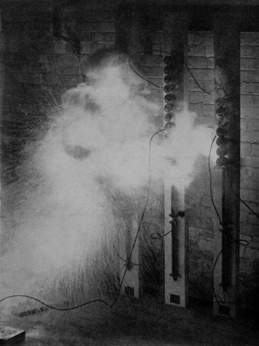 FIG. 5 -- ANOTHER ARTIFICIAL LIGHTNING DISCHARGE EFFECT.