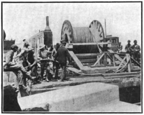 INSTALLING 10,000-VOLT SUBMARINE CABLE FROM VALLEJO TO MARE ISLAND