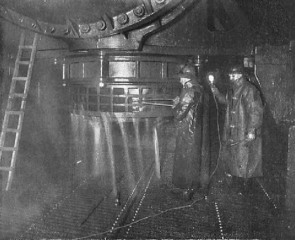 BI-WEEKLY INSPECTION. REMOVING SMALL STONES AND OTHER OBSTRUCTIONS FROM THE PORTS OF ONE OF THE TURBINES