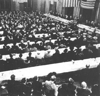 Annual Spring Dinner meeting of the Muncie Chamber of/Commerce, which paid tribute to the glass industries.