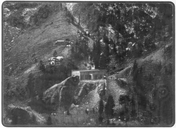 POWER HOUSE, STATION A AND R. M. JONES� RESIDENCE ON THE LEFT.