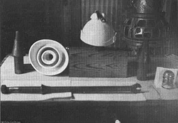 FIG. 1 DISTRIBUTION OF NIAGARA POWER AT BUFFALO � THE NIAGARA TYPE OF INSULATOR, THE PINS, A SECTION OF DOUBLE CROSS-ARM, AND THE PIN USED TO SUPPORT THE LIGHTNING PROTECTOR WIRE ON THE ARMS.