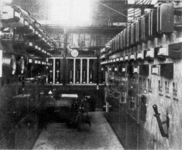 FIG. 9.�DISTRIBUTION BOARD AT SHAWINIGAN SUB-STATION.