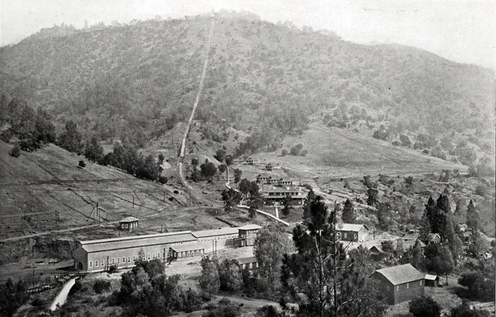 A VIEW OF THE POWER HOUSE OF THE STANDARD ELECTRIC COMPANY OF CALIFORNIA, AT ELECTRA, SHOWING ALSO THE ROUTE OF THE PIPE LINE