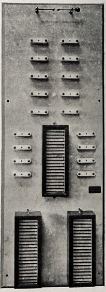 A LIGHTNING ARRESTER FOR 25,000-VOLT ALTERNATING CURRENT CIRCUITS.