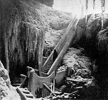 FIG. 11. � ICE FORMATION AT MOUTH OF TAIL RACE