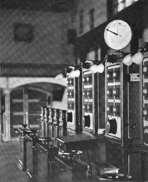 LINCOLN SYNCHRONISM INDICATOR AS USED BY THE NIAGARA FALLS POWER COMPANY.