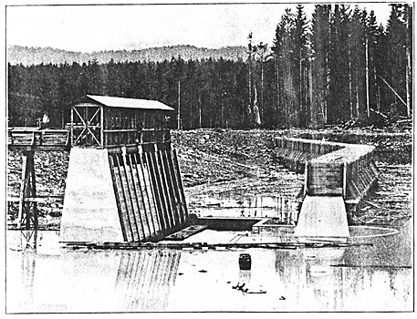 RESERVOIR DURING CONSTRUCTION, SHOWING POOL ARRANGEMENT FOR OPERATING WITHOUT FILLING RESERVOIR.