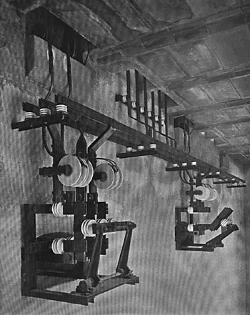 THE LOW-PRESSURE BUS BARS AND DISCONNECTING GEAR