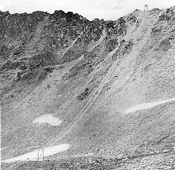 FIG. 4. � LONG SPAN AT CAMP BIRD DIVIDE.