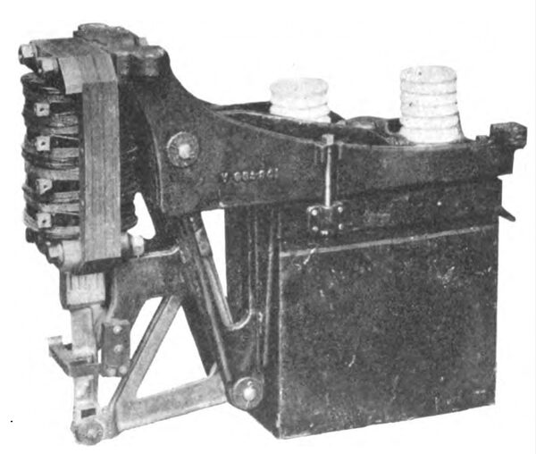 Fig. 20. � OIL BREAK CONTACTOR