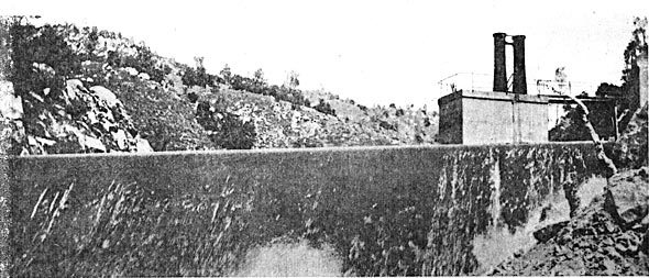 FIG. 1. � CONCRETE DIVISION DAM AND HEAD WORKS FOR DRAINAGE TUNNEL.