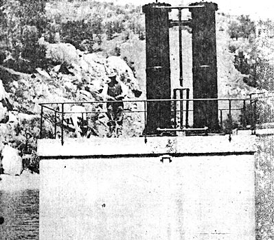 FIG. 3. � HYDRAULIC CYLINDERS FOR OPERATING GATES FOR DRAINAGE TUNNEL.