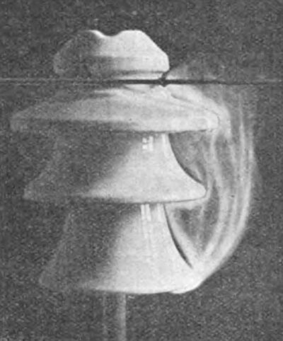 Fig. 11. Arc with low series resistance in the transformer circuit and heavy wetting.