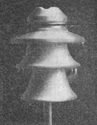 Fig. 8. Pre-discharges starting from the middle mantle.