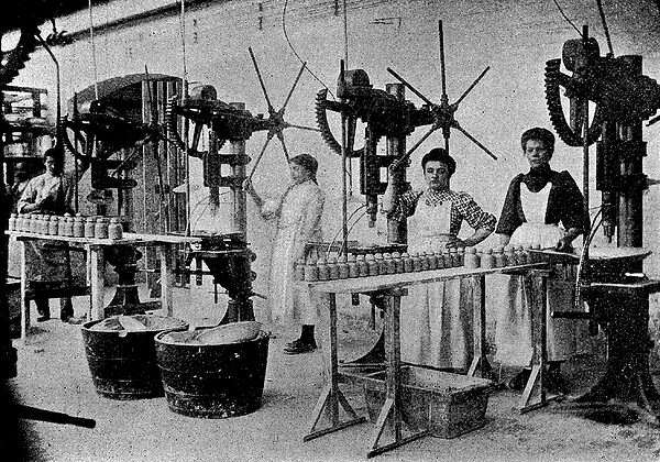 Mechanical Molding of Insulators.