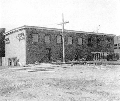FIG. 4. � CITY SUB-STATION FROM WHICH THE GREENVILLE RAILWAY AND LIGHTING COMPANY IS SUPPLIED.