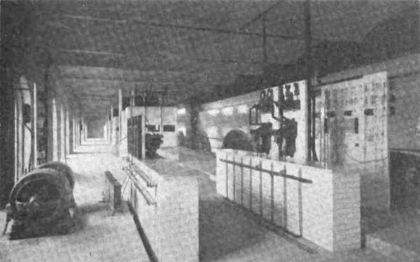 LOW-TENSION BUSBAR STRUCTURES IN DRAINAGE CANAL POWER HOUSE.