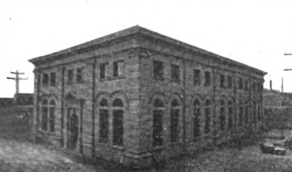WESTERN AVENUE SUB-STATION, CHICAGO DRAINAGE CANAL.
