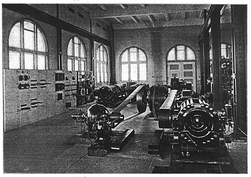 FIG 10. � A VIEW OF THE CENTRAL STATION BAY, SHOWING INDUCTION MOTORS BELTED TO ARC DYNAMOS AND ALTERNATORS.