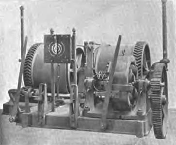 FRONT VIEW OF THE GOTTSCHALK HOIST.