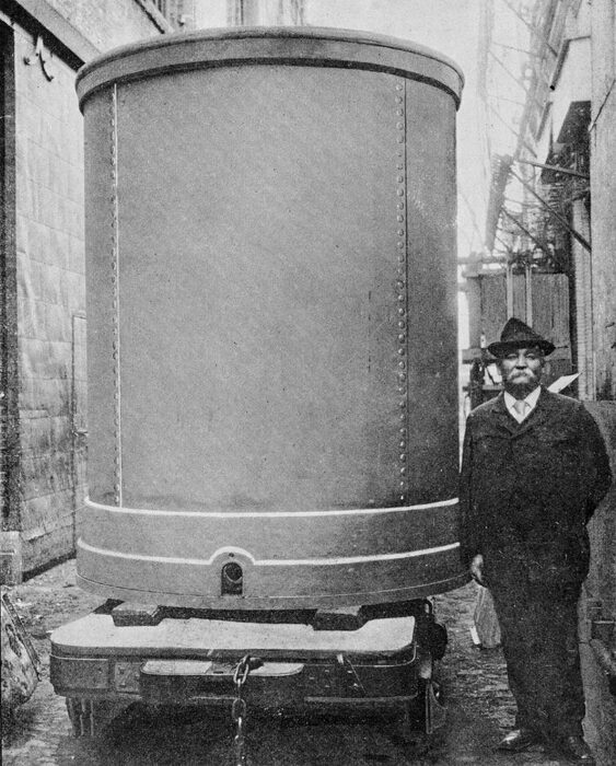 ONE  THOUSAND  HORSE-POWER  STATIC  TRANSFORMER  AT  THE  WORKS  OF  THE  CARBORUNDUM COMPANY.  BUILT  BY  THE  GENERAL  ELECTRIC  CO.,  NEW  YORK.