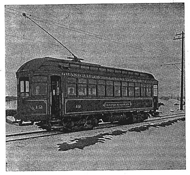 FIG. 9. GRAND RAPIDS, HOLLAND AND LAKE MICHIGAN RAPID RAILWAY. � CLOSED CAR.